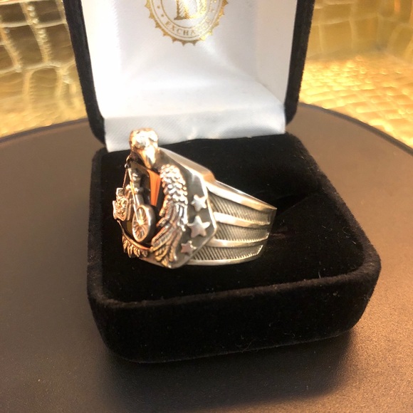 🏍 Silver & Onyx Motorcycle Ring - Picture 10 of 13